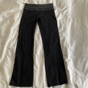 Reversible lululemon groove pant